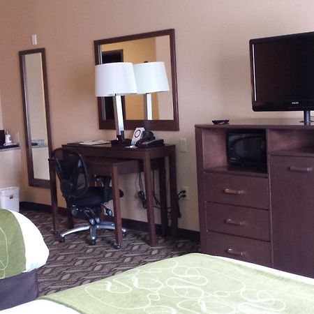 Baymont By Wyndham Jewett Hotel Room photo