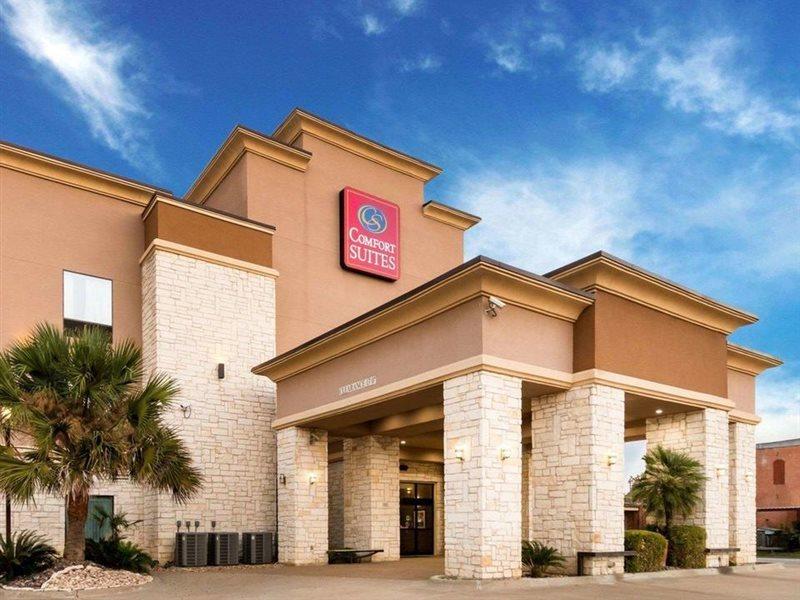 Baymont By Wyndham Jewett Hotel Exterior photo