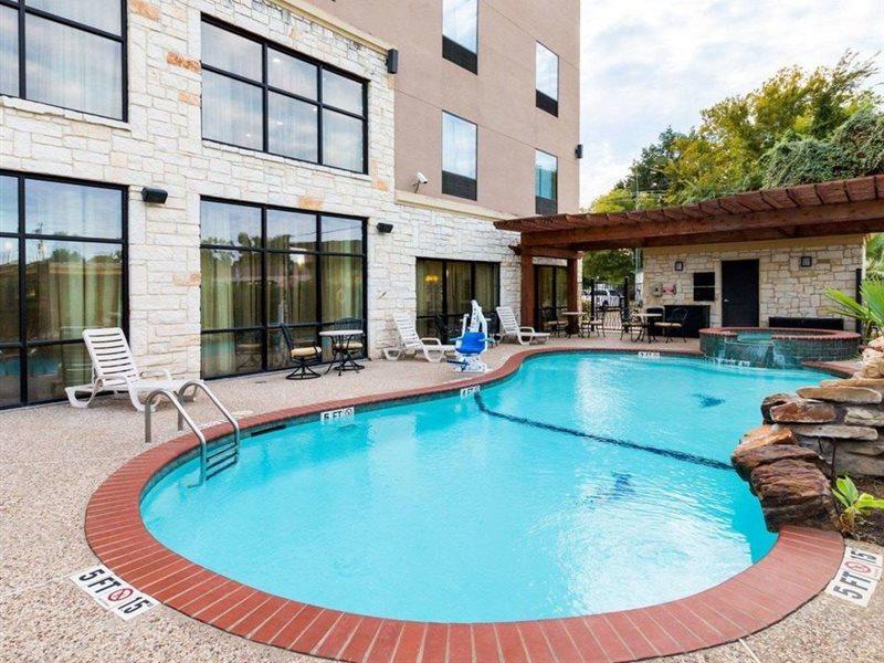 Baymont By Wyndham Jewett Hotel Exterior photo