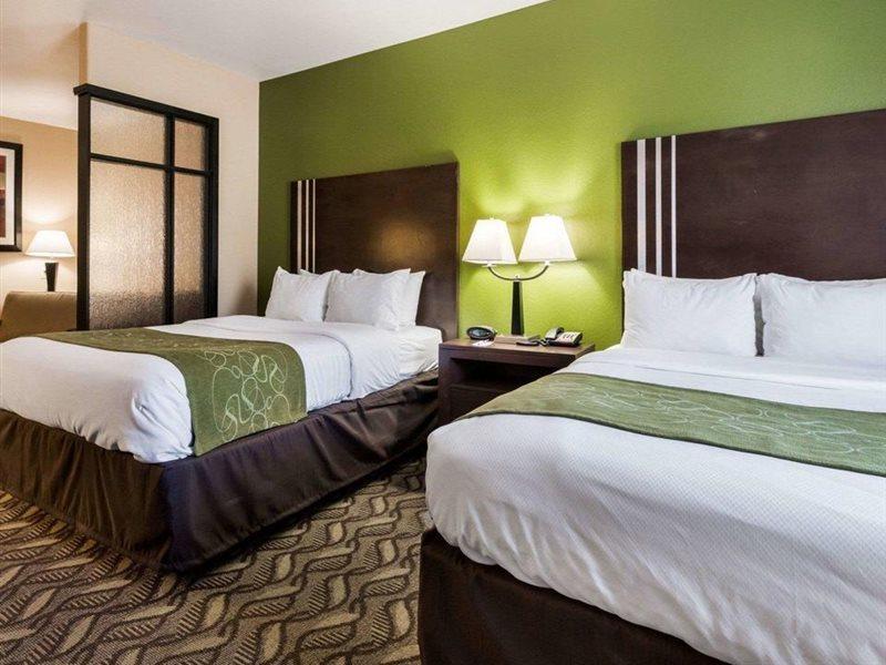 Baymont By Wyndham Jewett Hotel Exterior photo