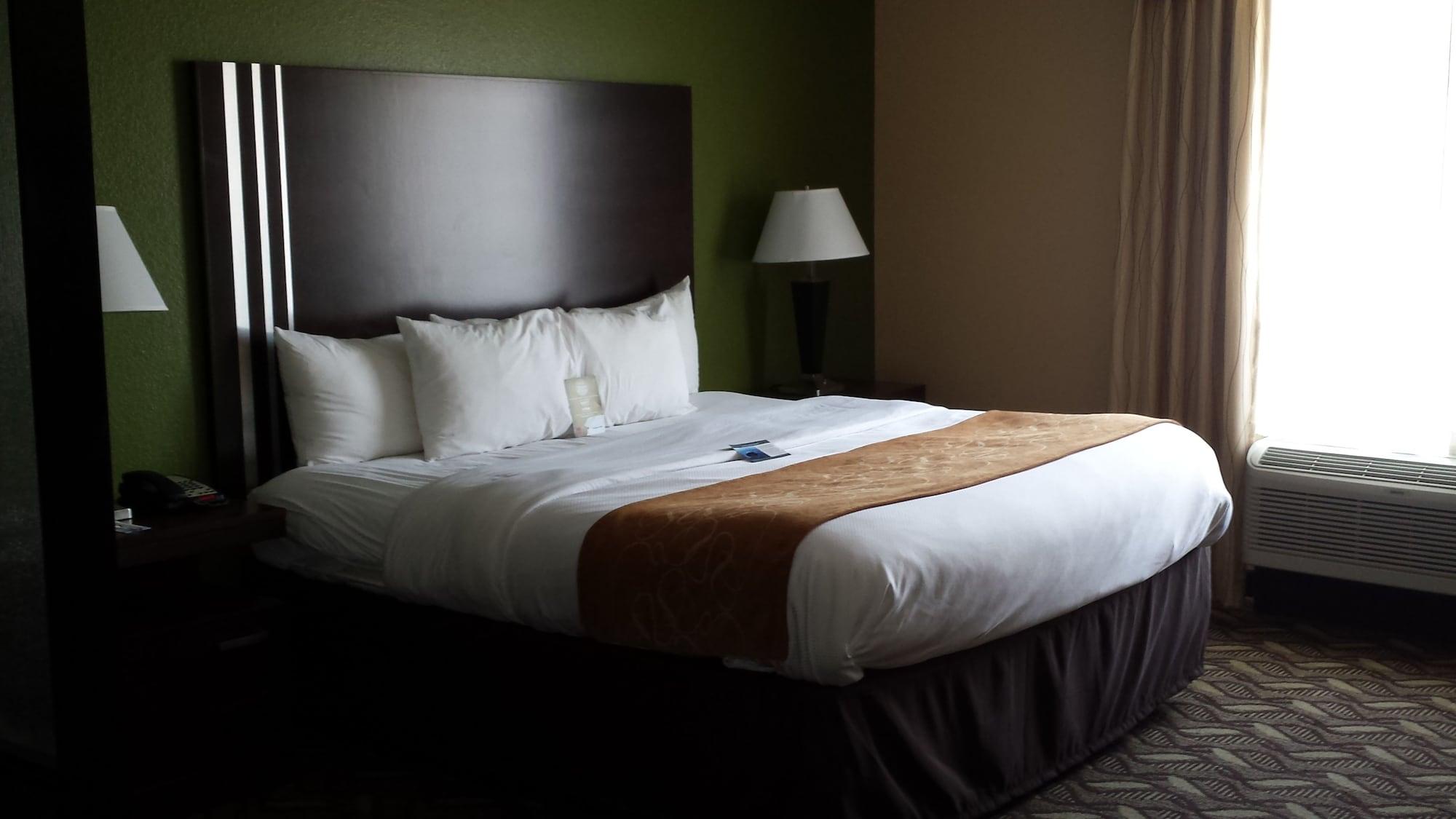 Baymont By Wyndham Jewett Hotel Exterior photo