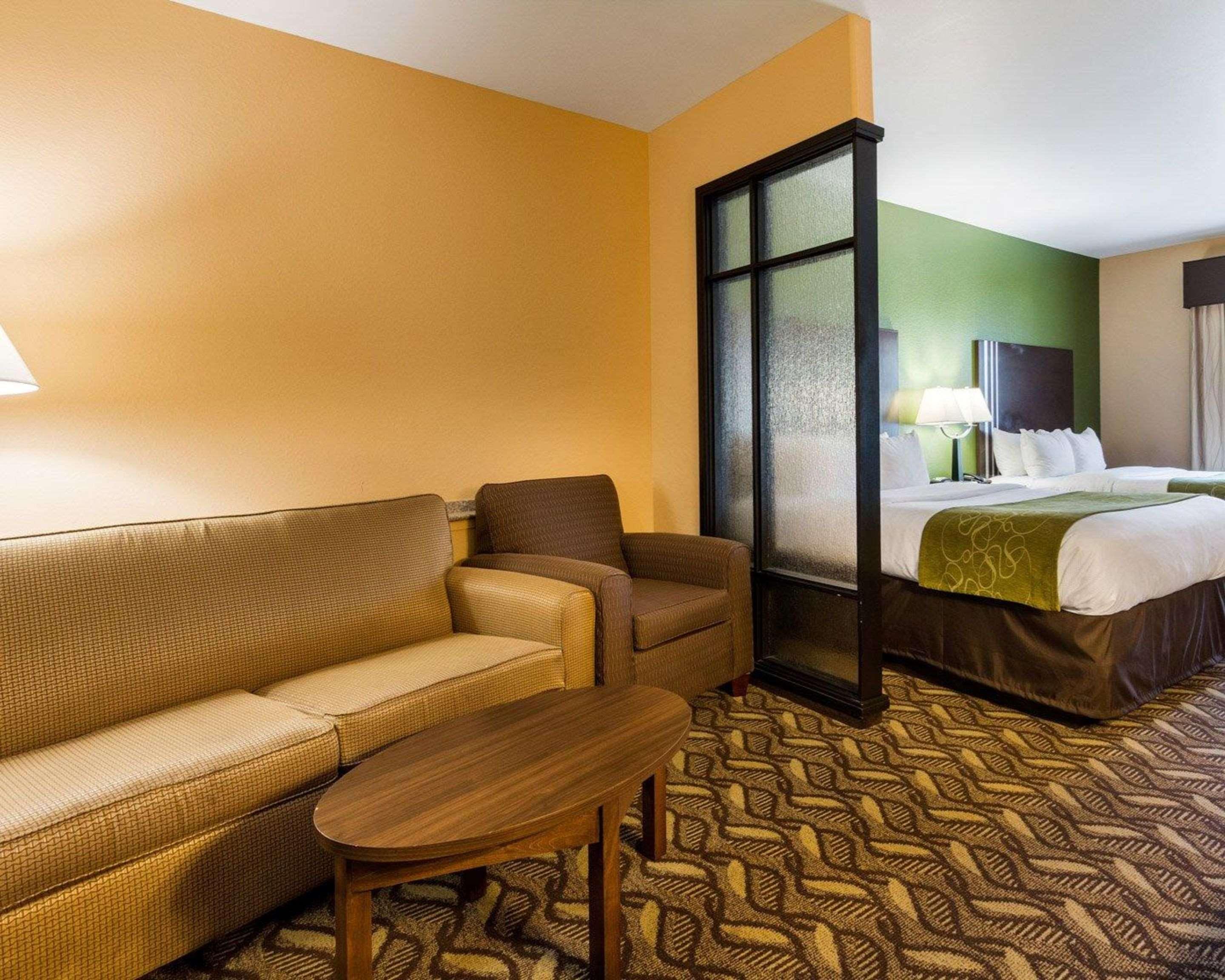 Baymont By Wyndham Jewett Hotel Exterior photo