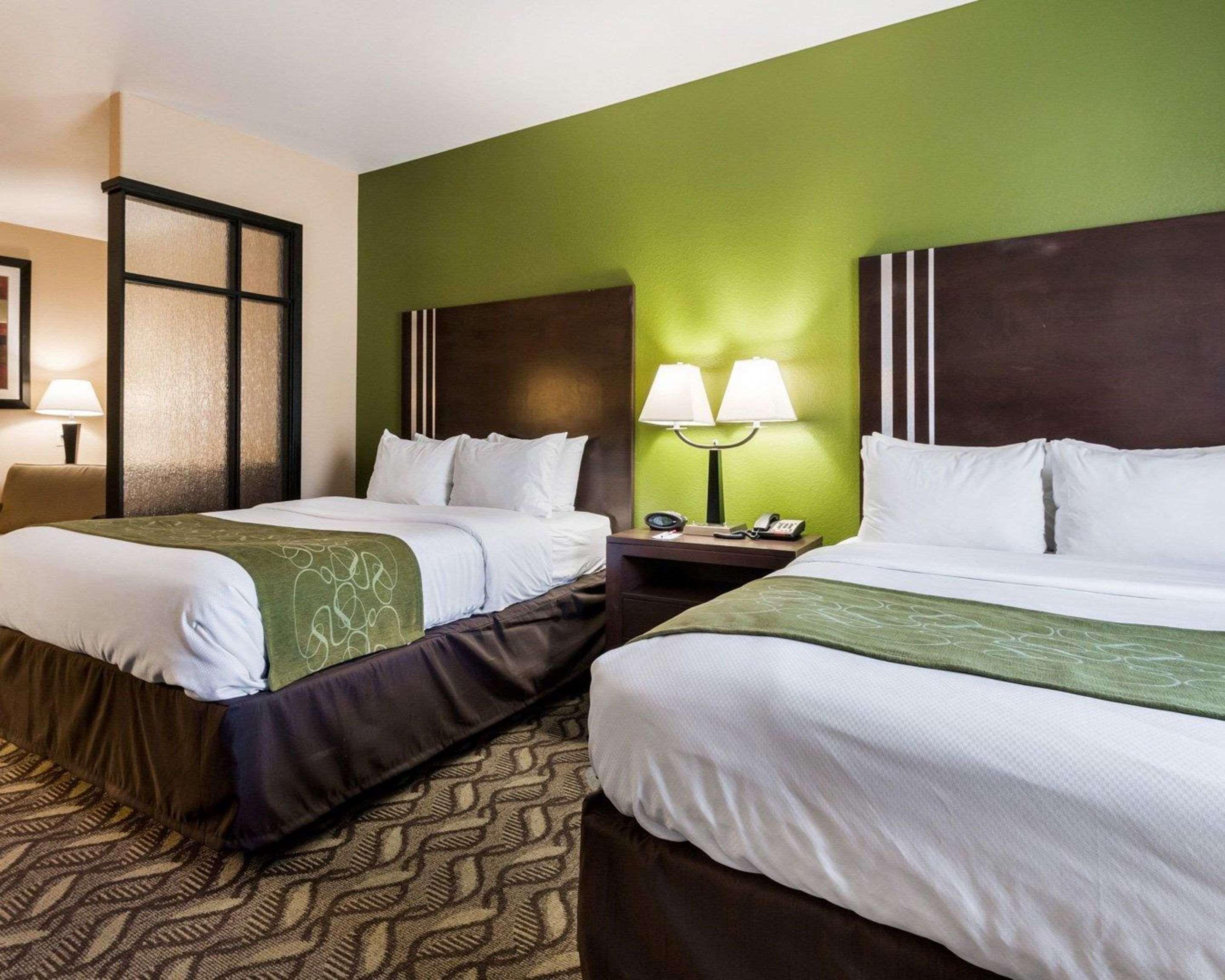 Baymont By Wyndham Jewett Hotel Exterior photo