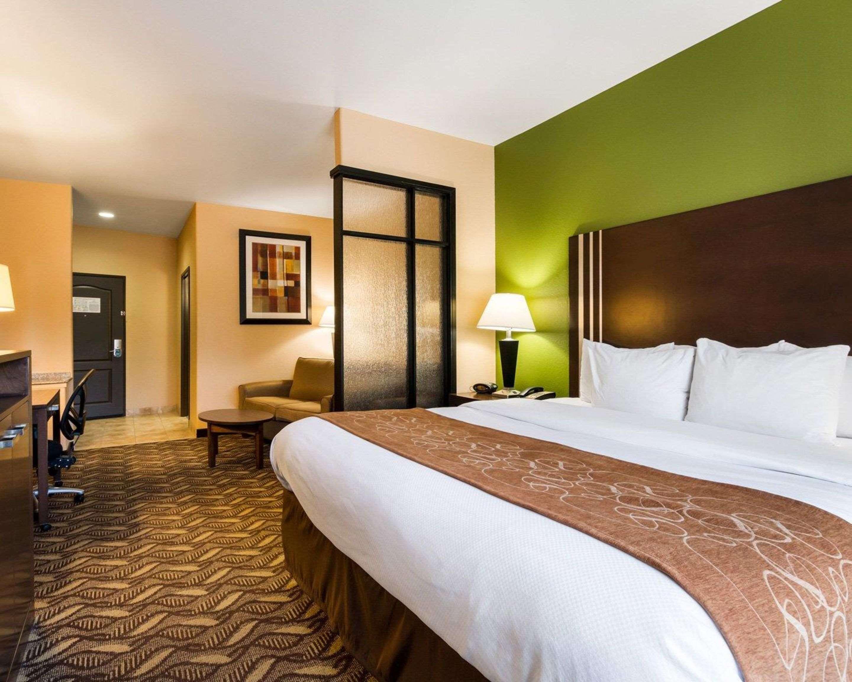 Baymont By Wyndham Jewett Hotel Exterior photo