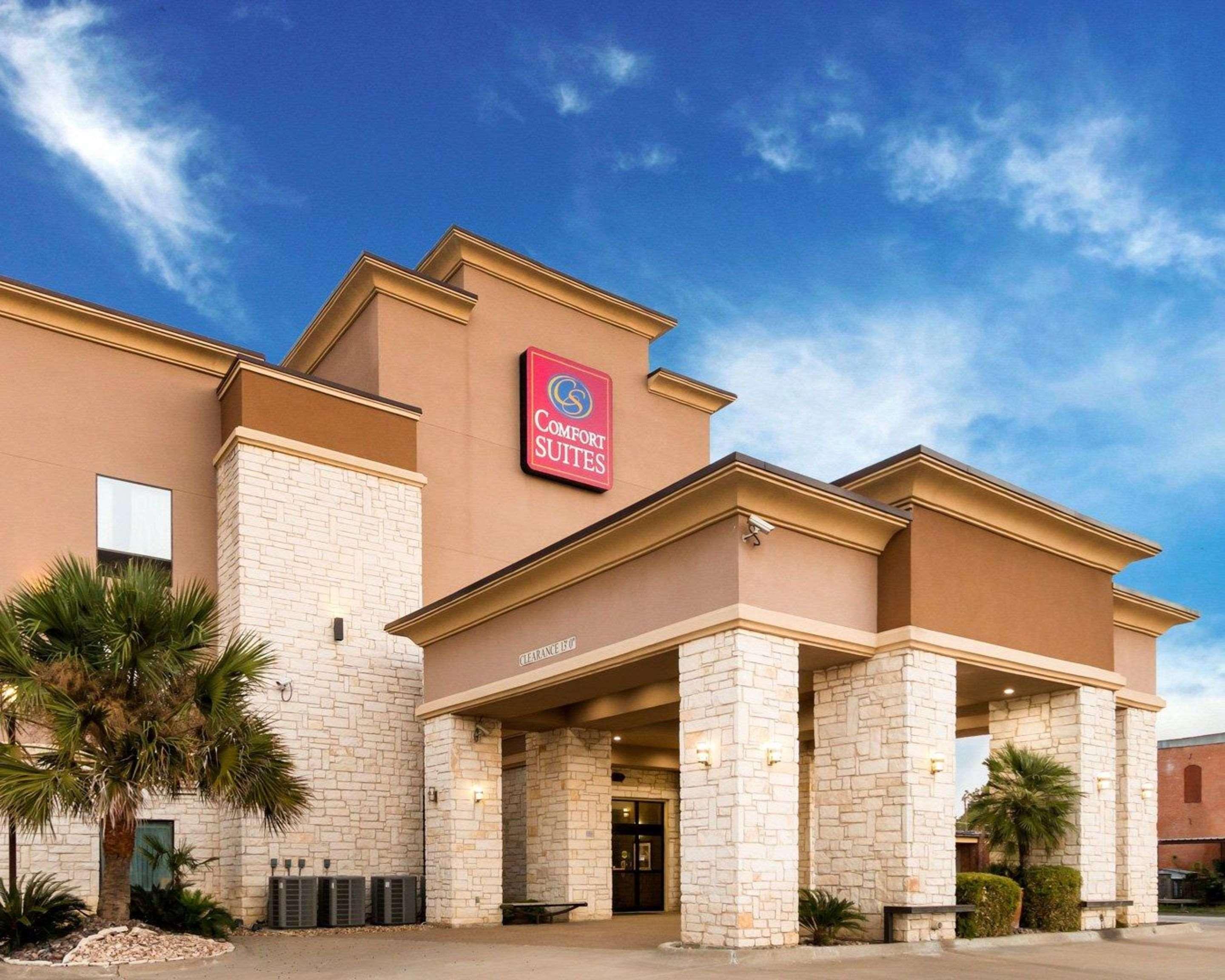 Baymont By Wyndham Jewett Hotel Exterior photo