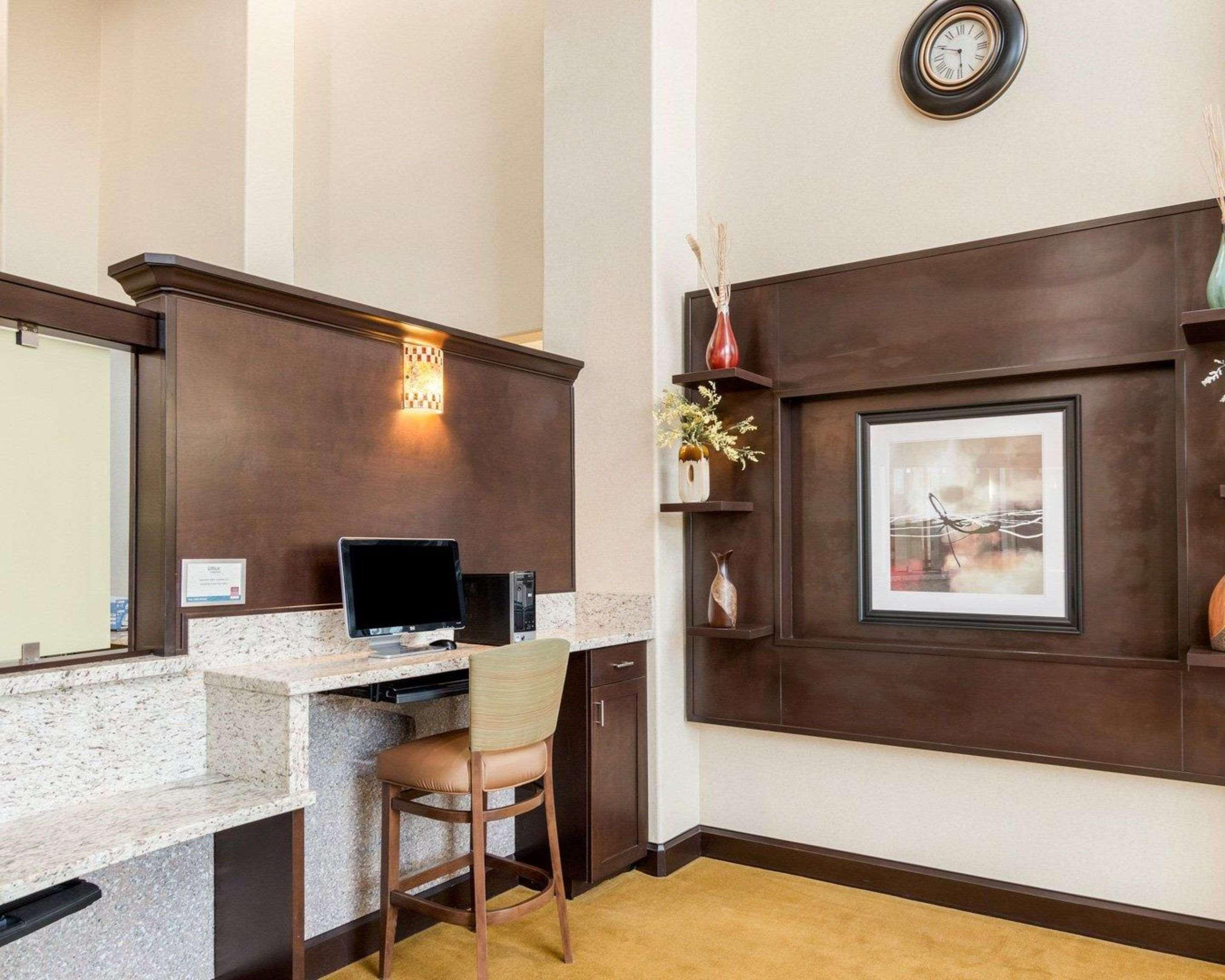Baymont By Wyndham Jewett Hotel Exterior photo