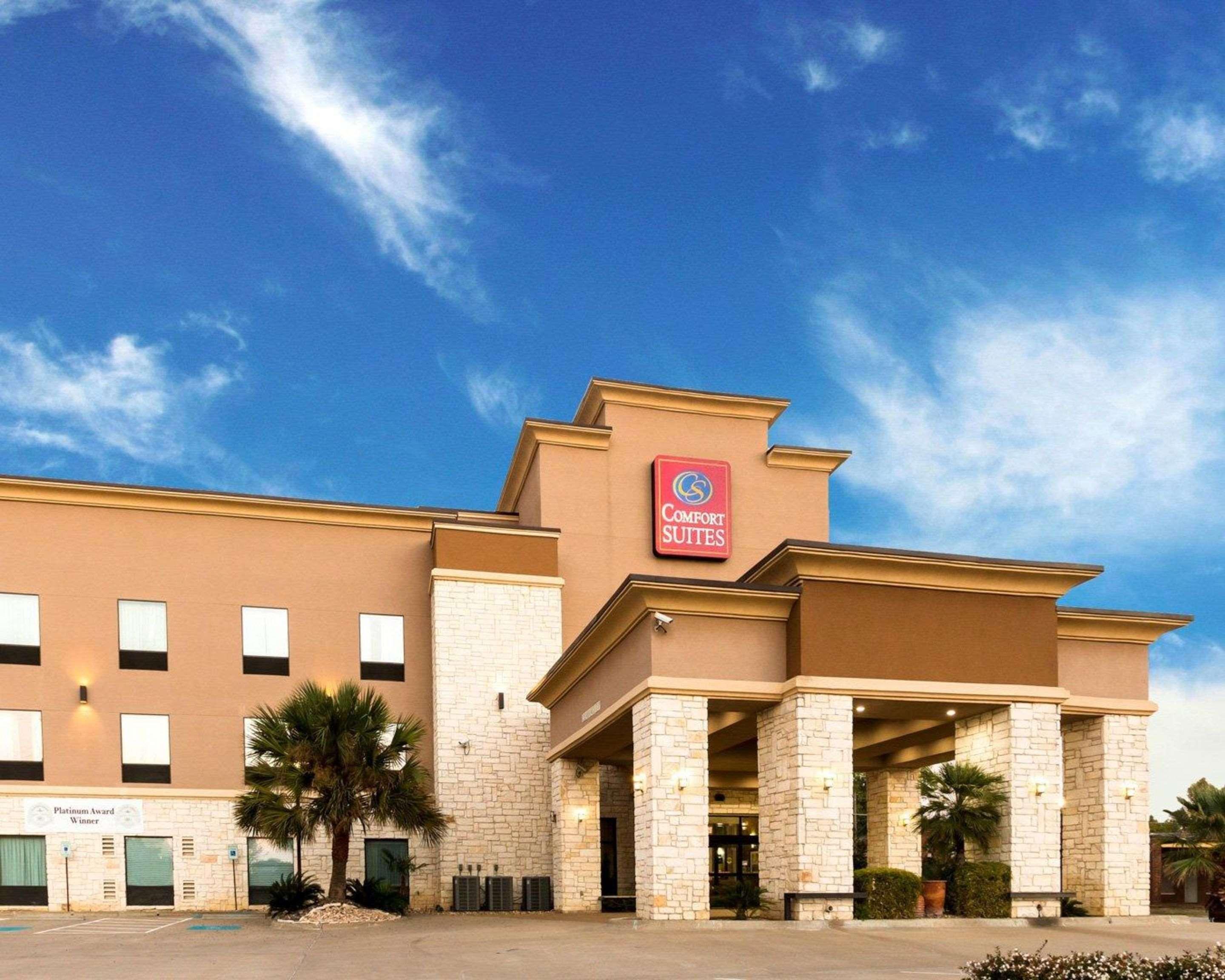 Baymont By Wyndham Jewett Hotel Exterior photo