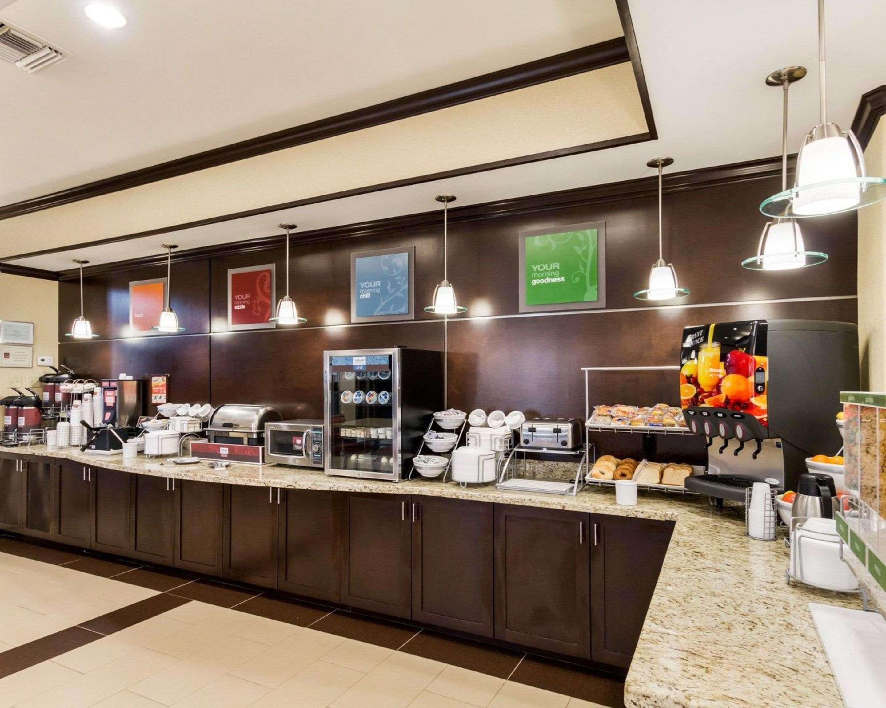 Baymont By Wyndham Jewett Hotel Exterior photo