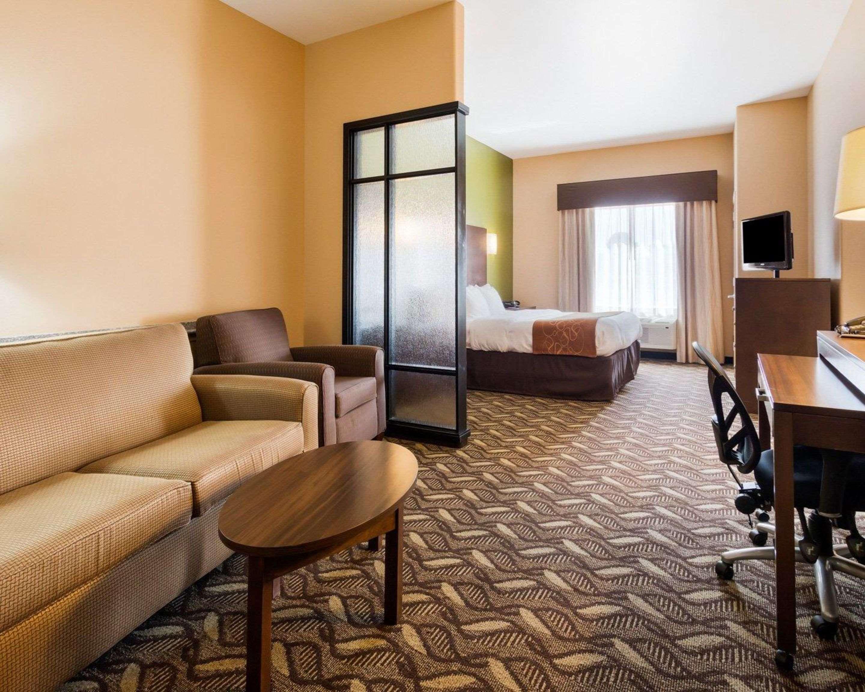 Baymont By Wyndham Jewett Hotel Exterior photo