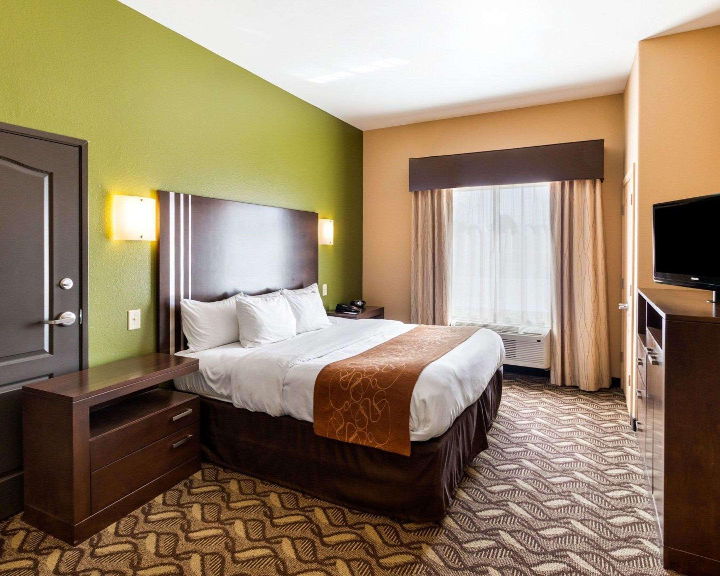 Baymont By Wyndham Jewett Hotel Exterior photo