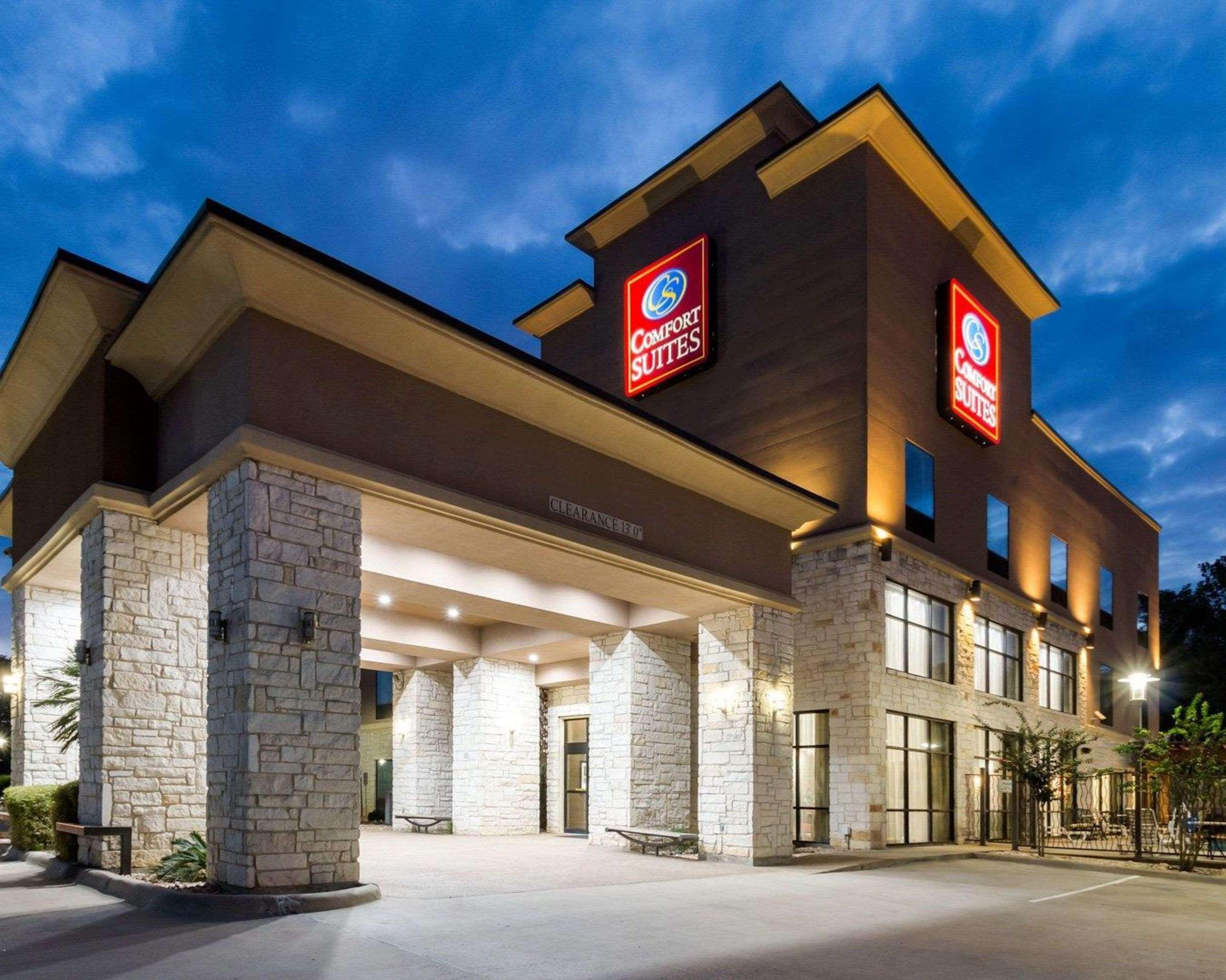 Baymont By Wyndham Jewett Hotel Exterior photo