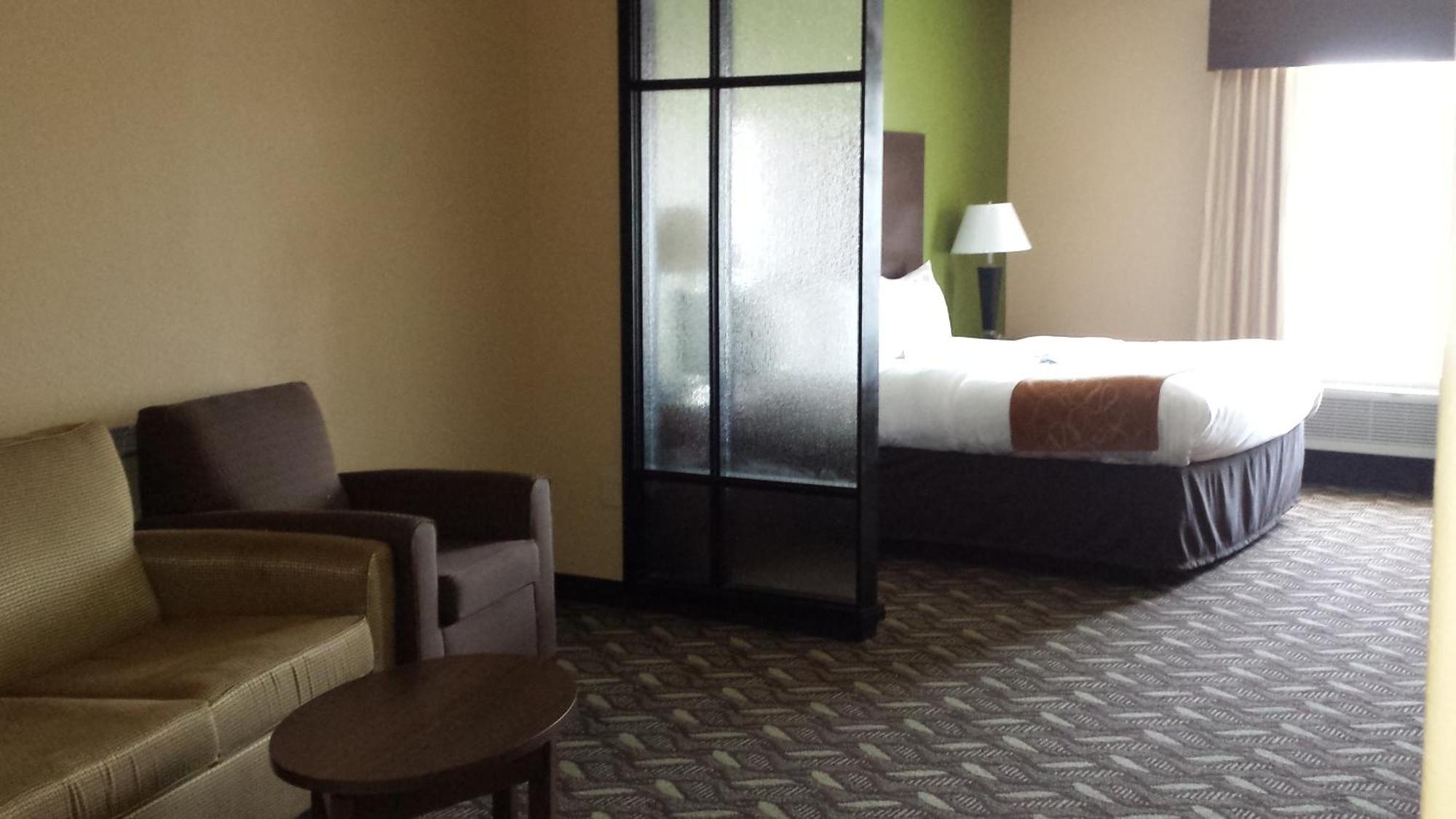 Baymont By Wyndham Jewett Hotel Room photo