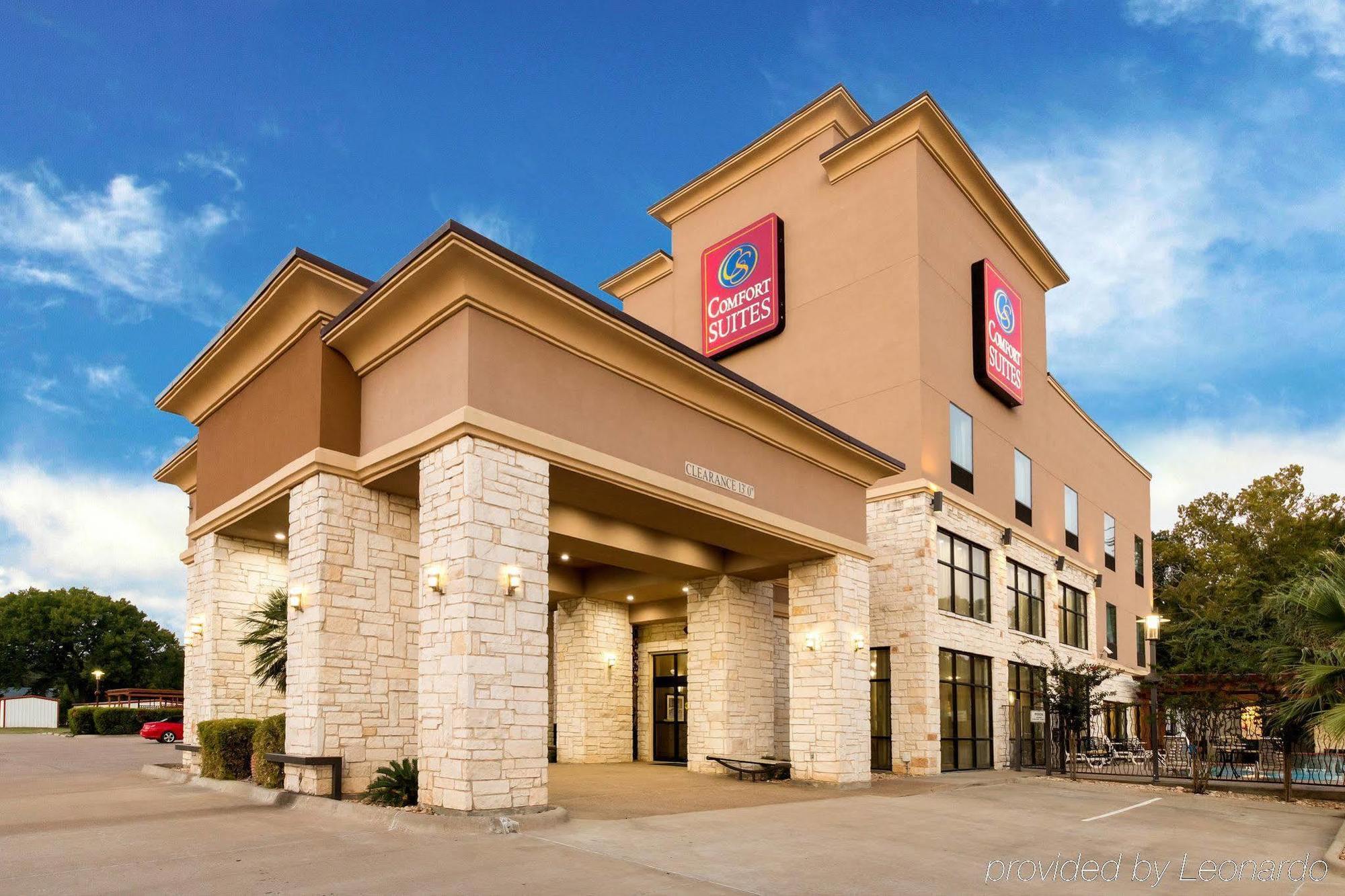 Baymont By Wyndham Jewett Hotel Exterior photo