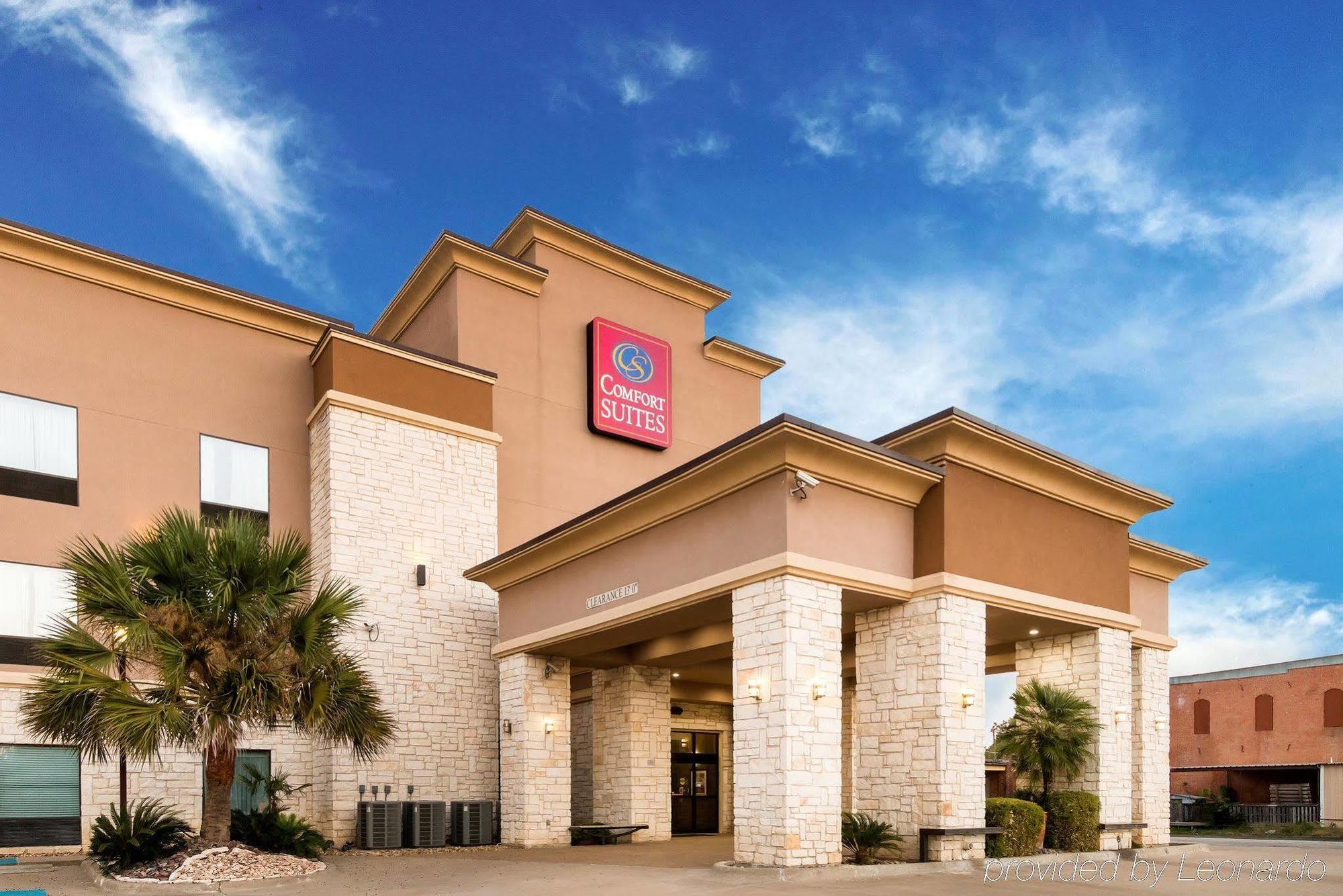 Baymont By Wyndham Jewett Hotel Exterior photo