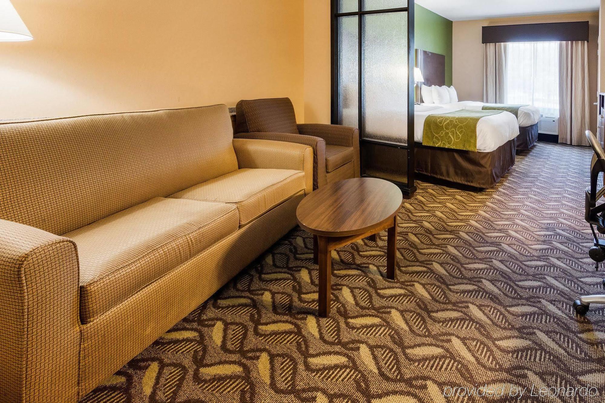 Baymont By Wyndham Jewett Hotel Exterior photo