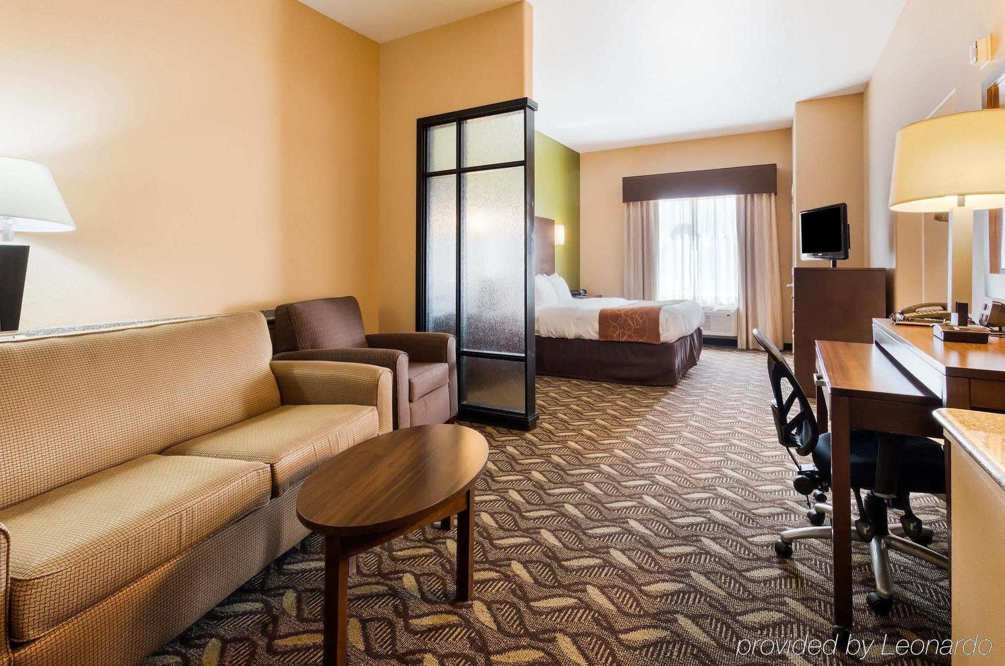 Baymont By Wyndham Jewett Hotel Exterior photo